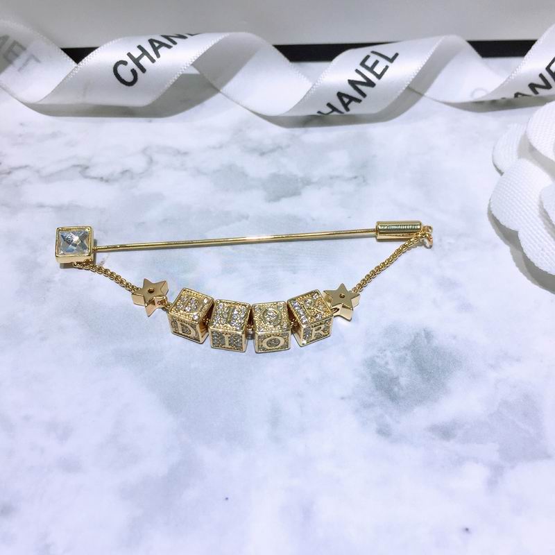 Dior Brooch 04lyr32 (2)