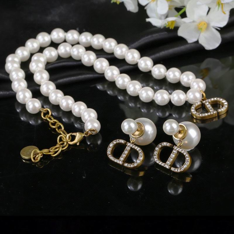 Dior Suits 04lyr24 (1)