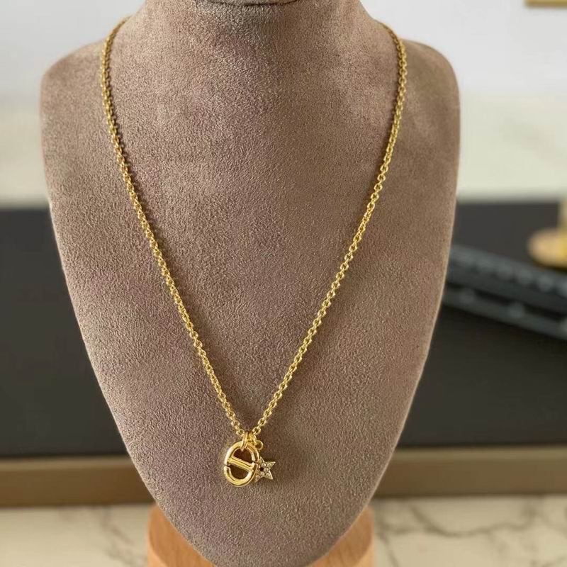 Dior Suits 04lyr26 (2)