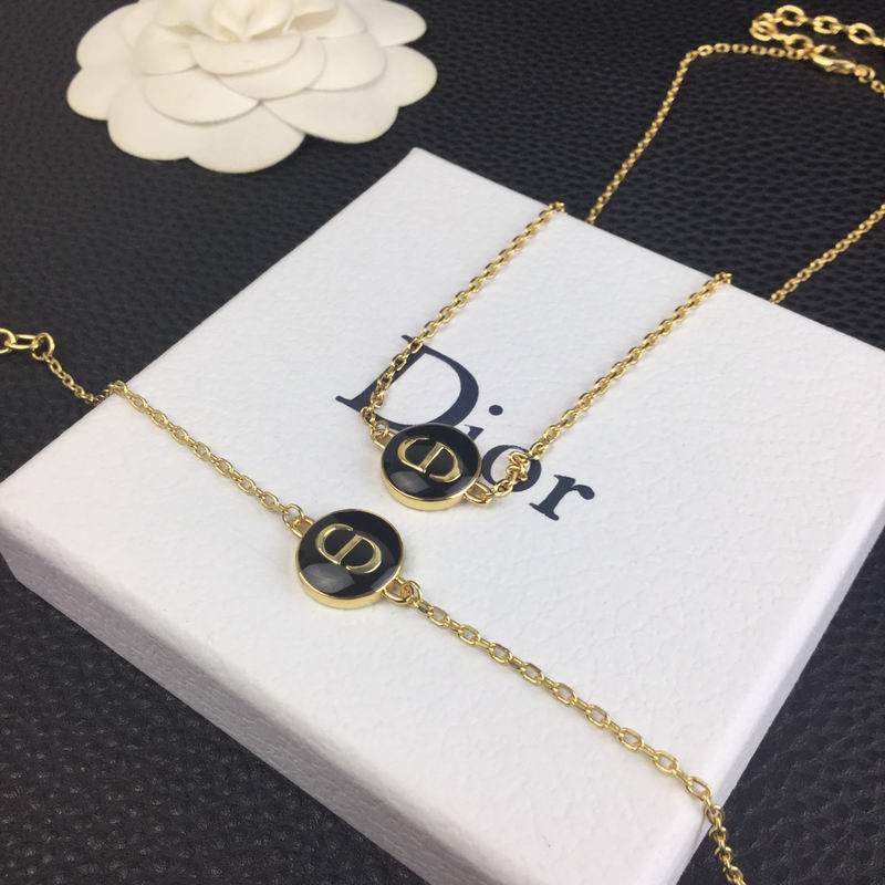 Dior Suits 04lyr27 (2)