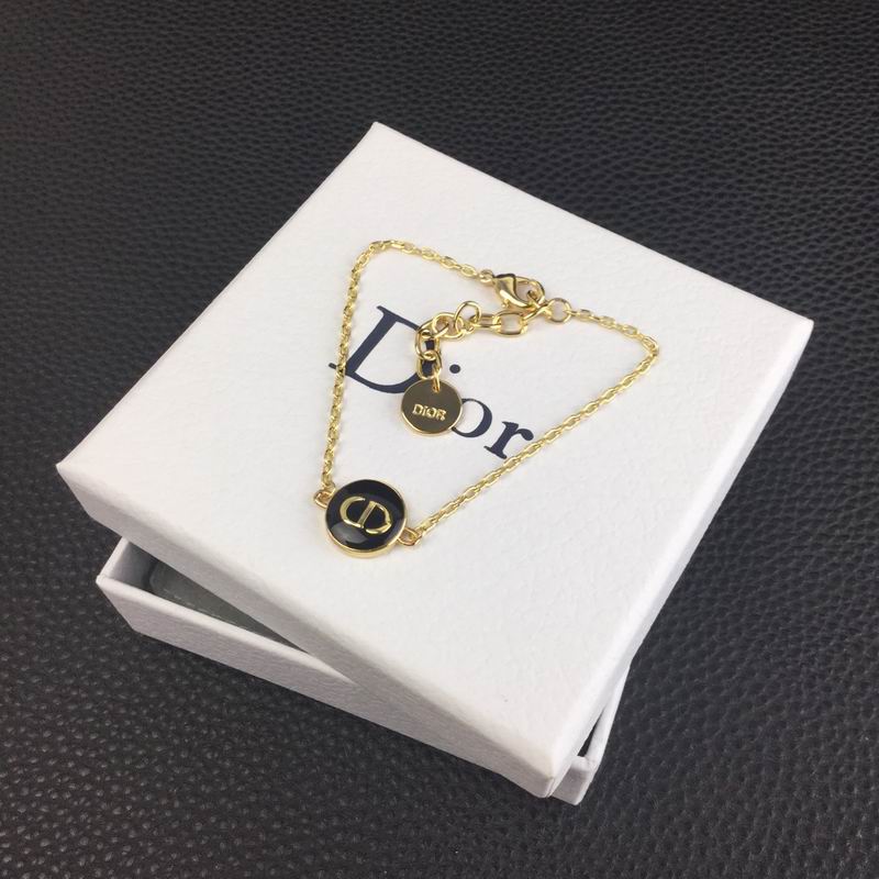 Dior Suits 04lyr27 (3)