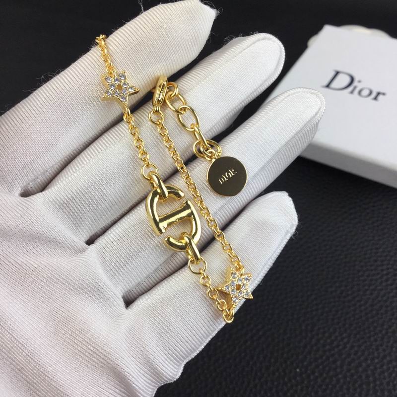 Dior Suits 04lyr29 (3)