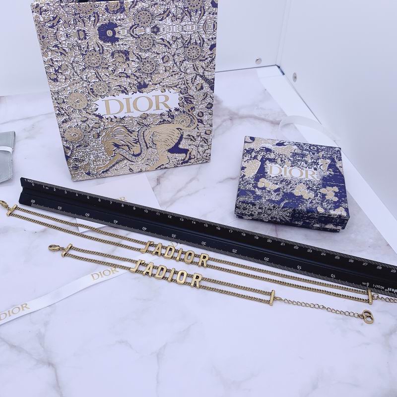 Dior Suits 04lyr33 (1)