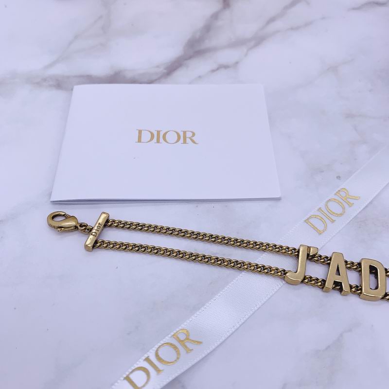 Dior Suits 04lyr33 (3)