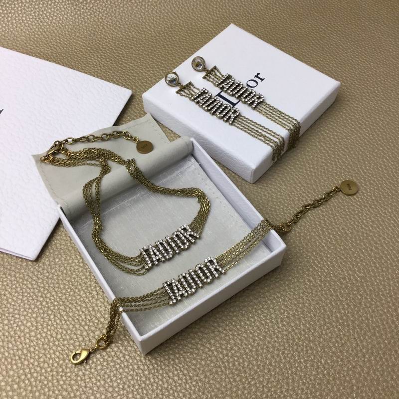 Dior Suits 04lyr39 (1)