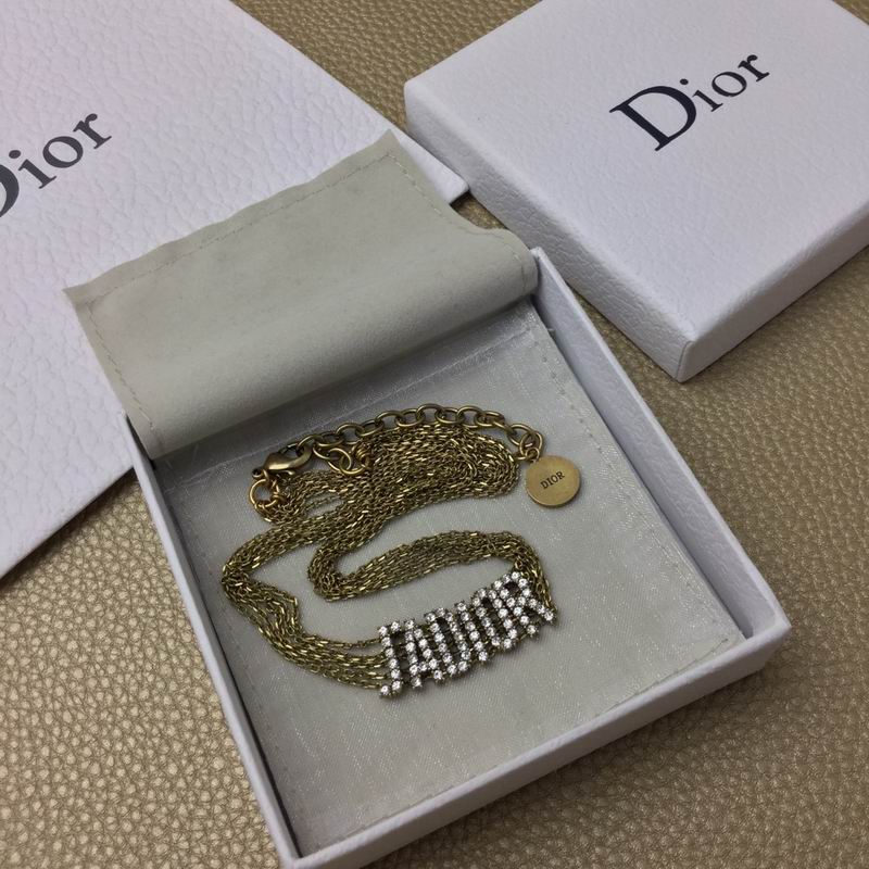 Dior Suits 04lyr39 (3)