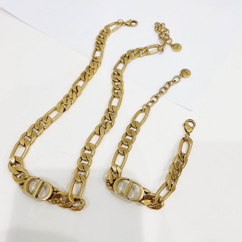 Dior Suits 04lyr41 (1)