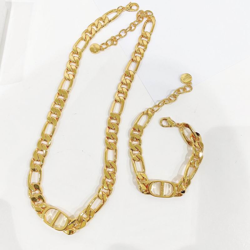 Dior Suits 04lyr41 (2)