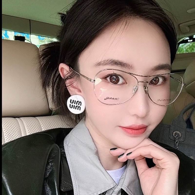 MiuMiu Earring 12lyr47 (3)