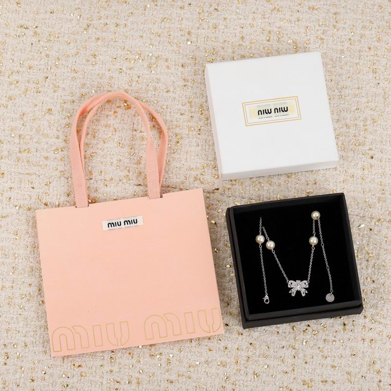 MiuMiu Necklace 12lyr8 (2)