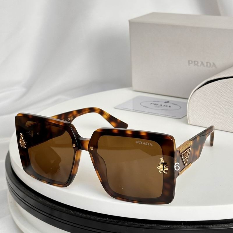 Prada PR136 69 10-142 e01