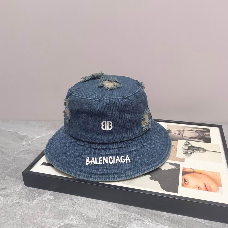Balenciaga hat dx (1)