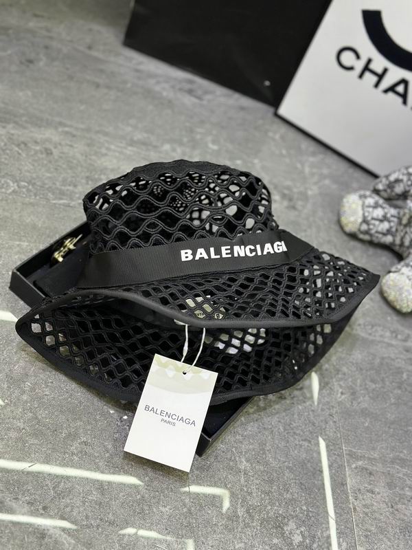 Balenciaga hat dx (1)