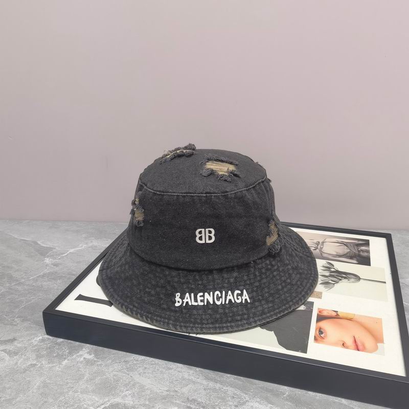 Balenciaga hat dx (2)