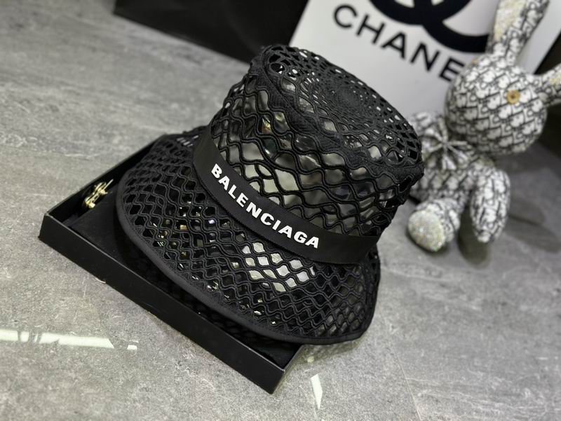 Balenciaga hat dx (2)