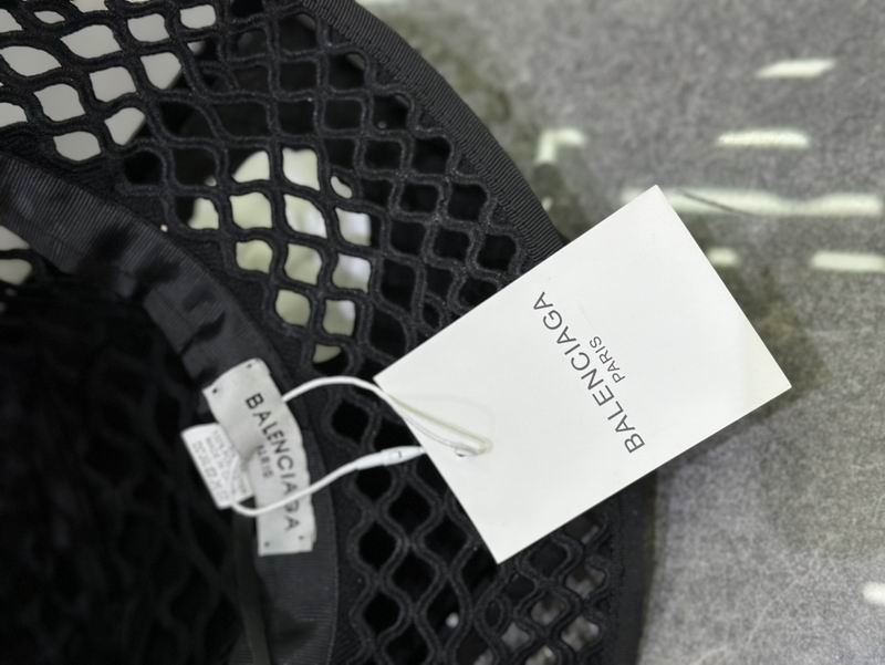Balenciaga hat dx (3)