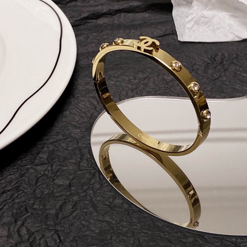 Chanel bracelet 2lyx42 (1)