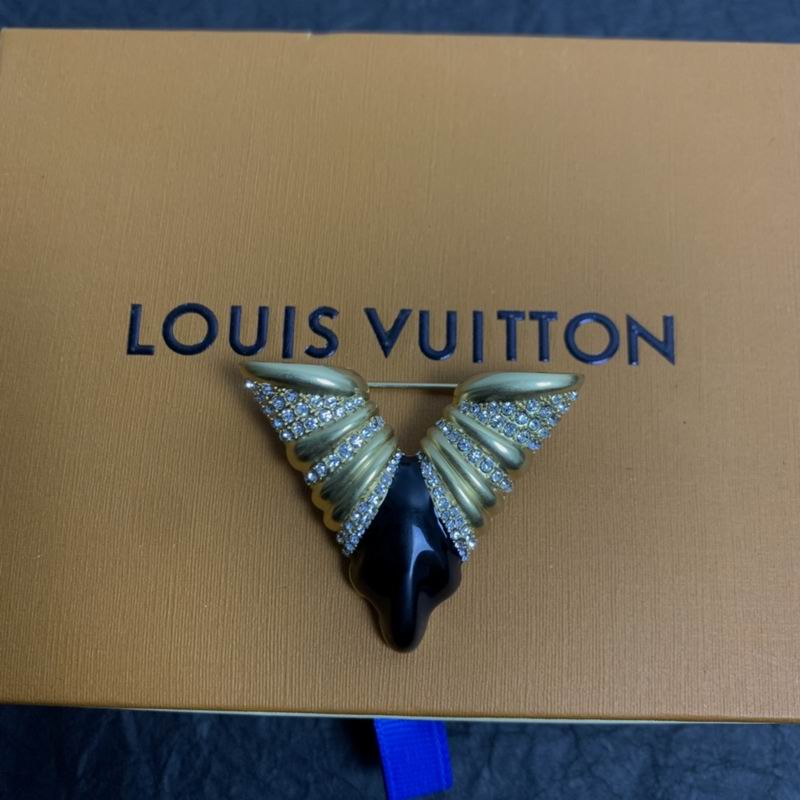 LV Brooch 03lyr03 (11)