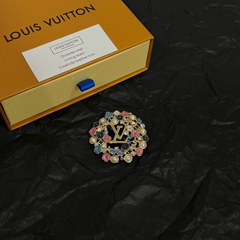 LV Brooch 03lyr03 (2)