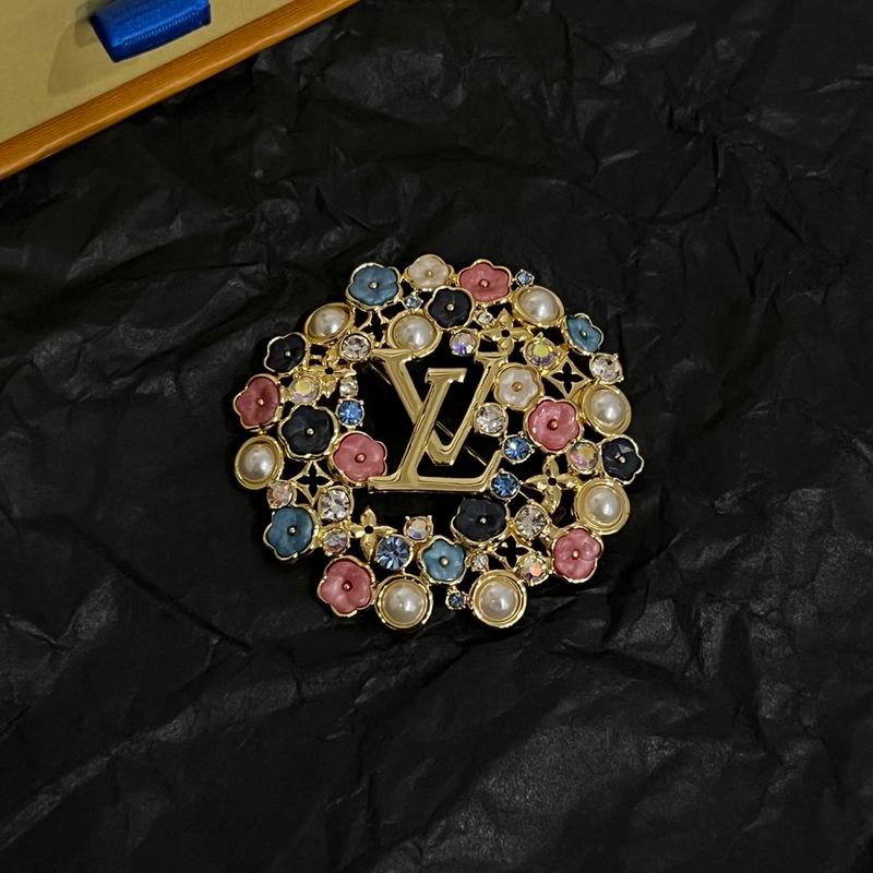LV Brooch 03lyr03 (4)