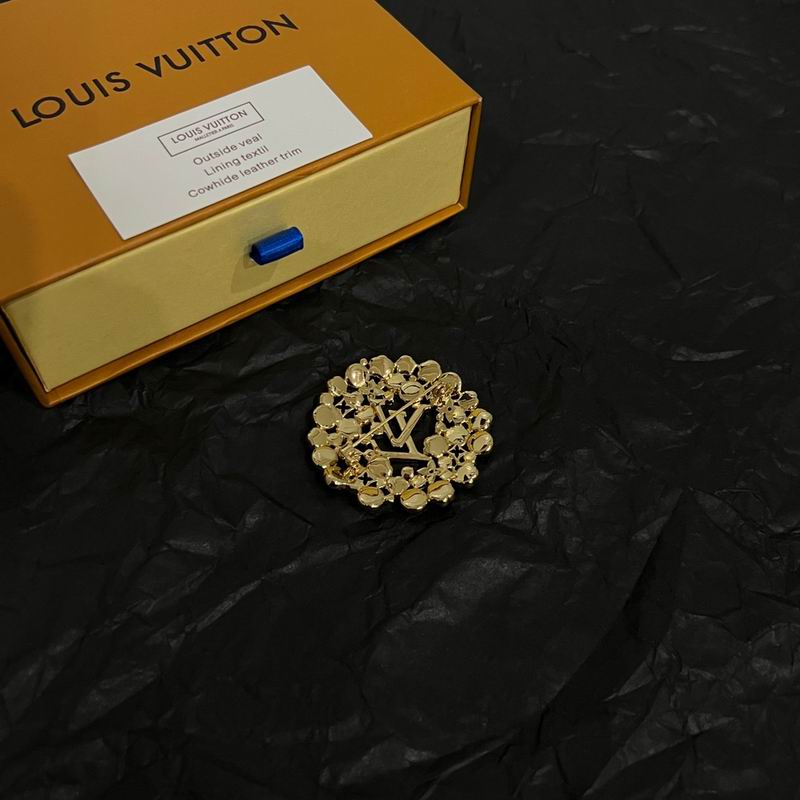 LV Brooch 03lyr03 (5)