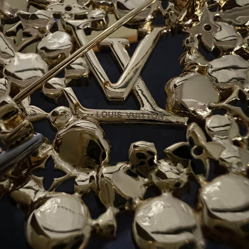 LV Brooch 03lyr03 (6)