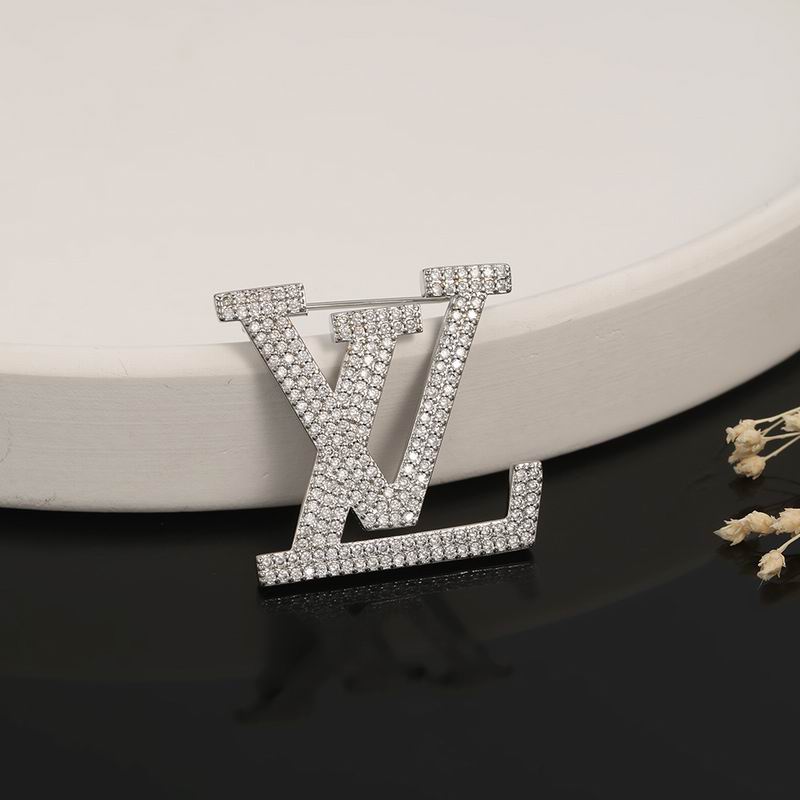 LV Brooch 03lyr04 (5)