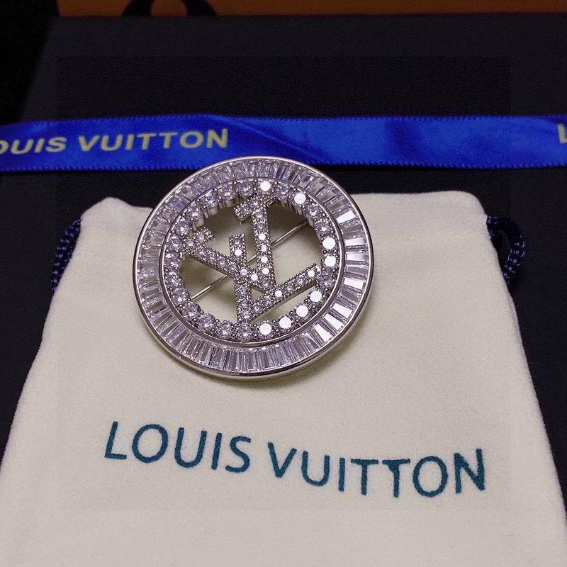 LV Brooch 03lyr05 (3)