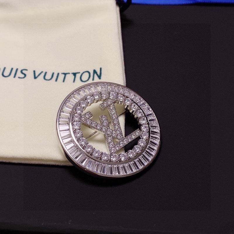LV Brooch 03lyr05 (4)