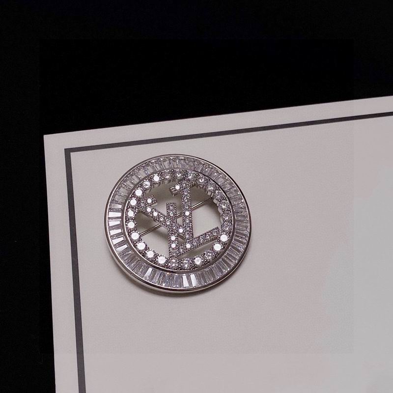 LV Brooch 03lyr05 (8)