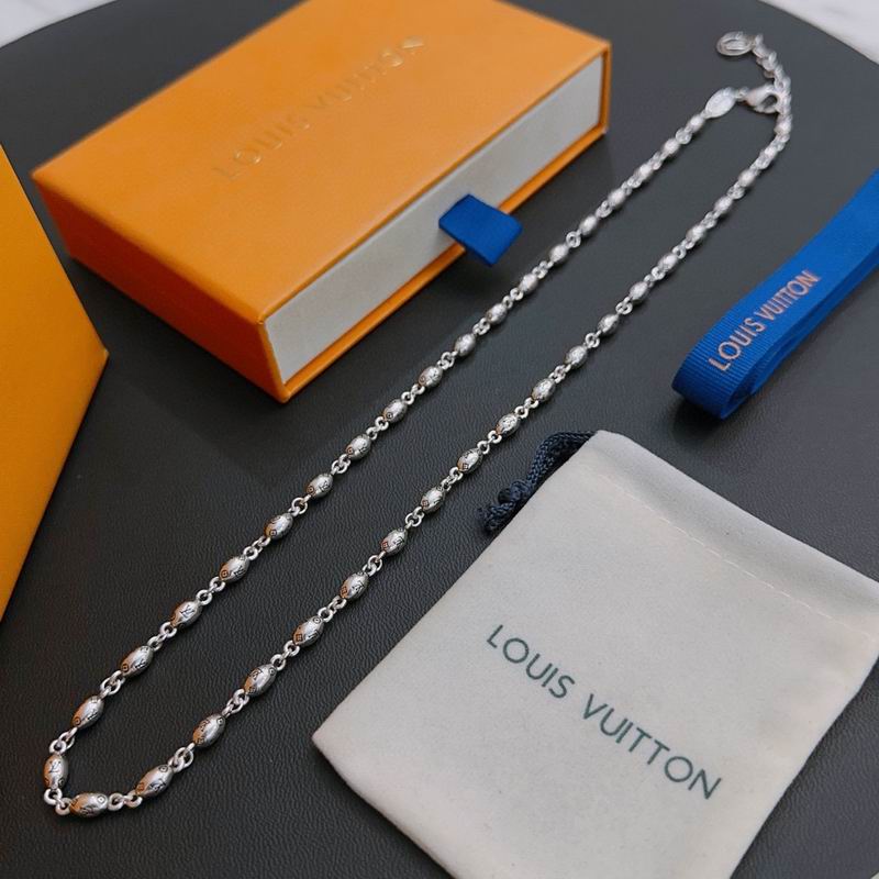 LV Suits 02lyr01 (5)