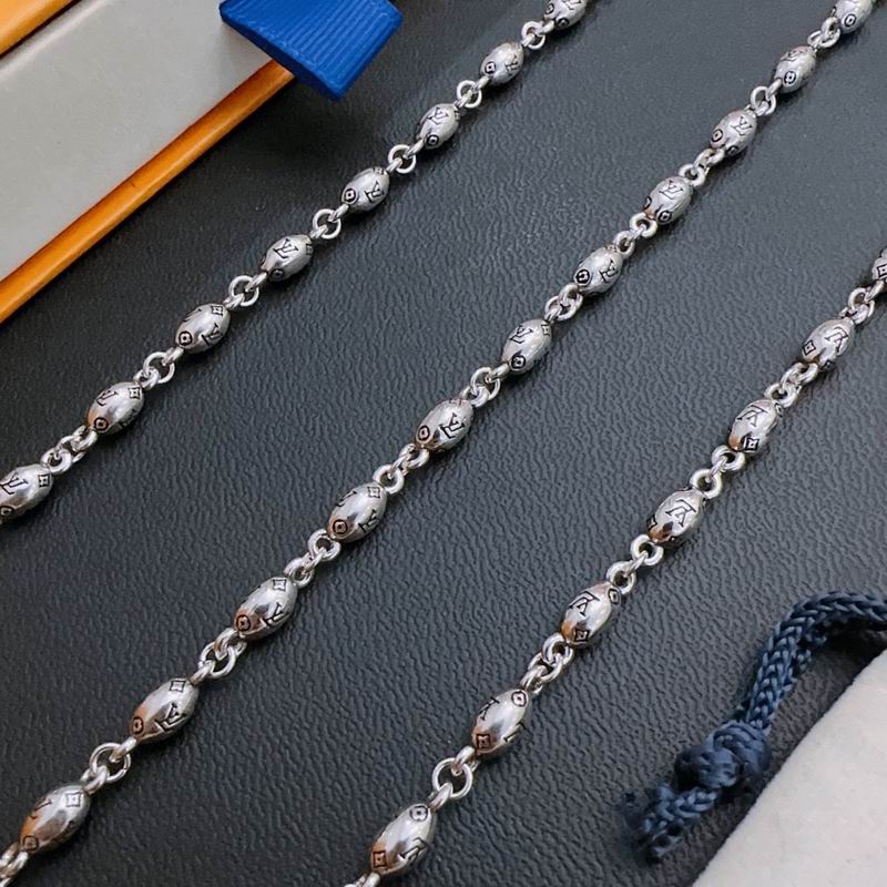 LV Suits 02lyr01 (6)