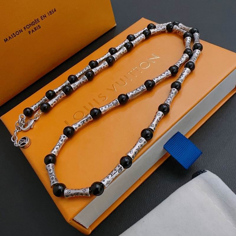 LV Suits 02lyr03 (6)