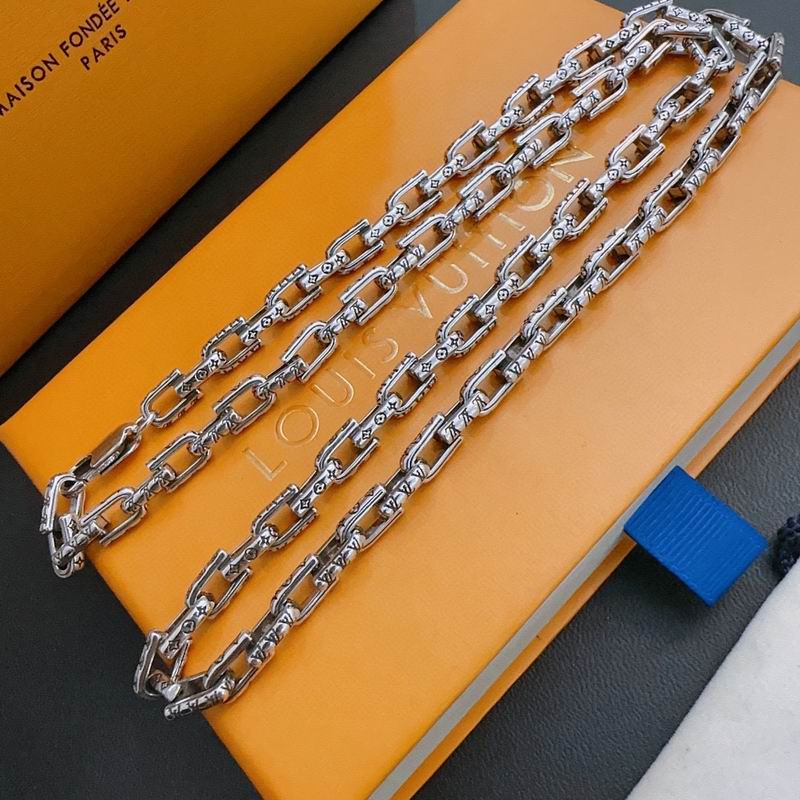 LV Suits 02lyr04 (2)