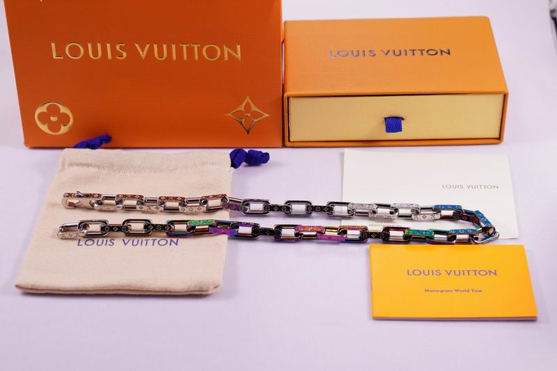 LV Suits 03lyr05 (3)