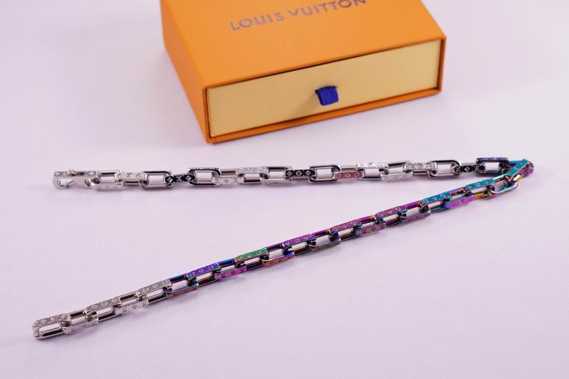 LV Suits 03lyr05 (4)