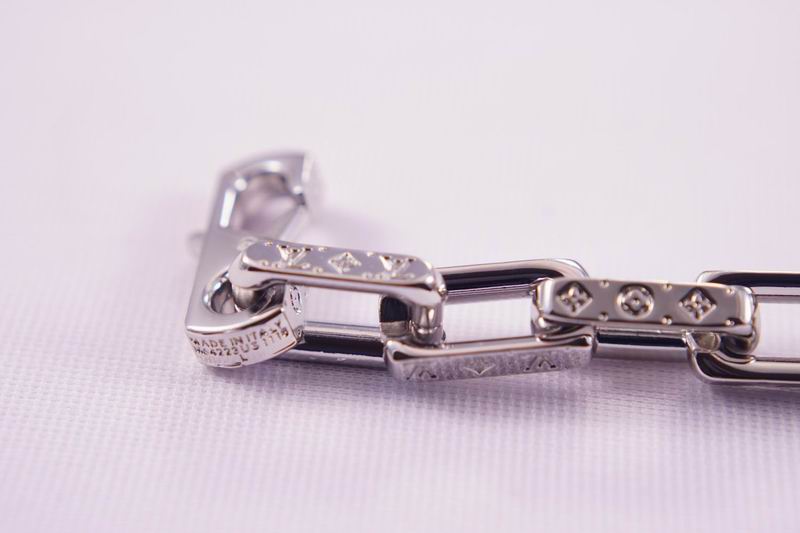 LV Suits 03lyr05 (7)