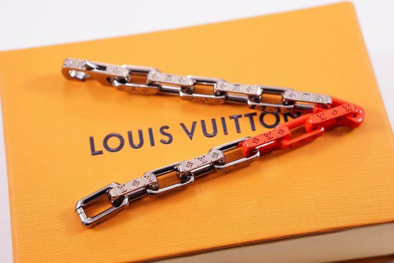 LV Suits 03lyr11 (4)