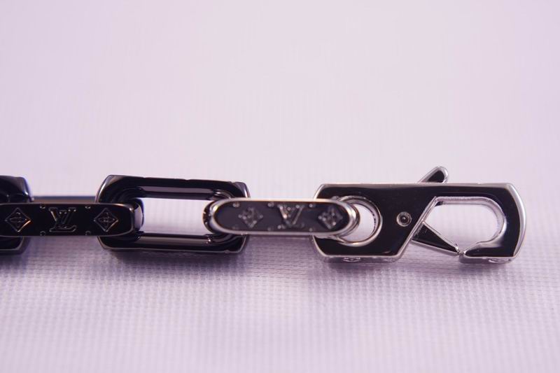 LV Suits 03lyr13 (6)