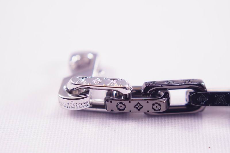 LV Suits 03lyr14 (7)