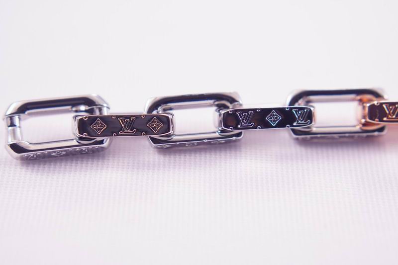 LV Suits 03lyr14 (8)