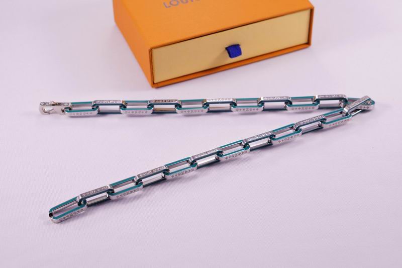 LV Suits 03lyr15 (4)