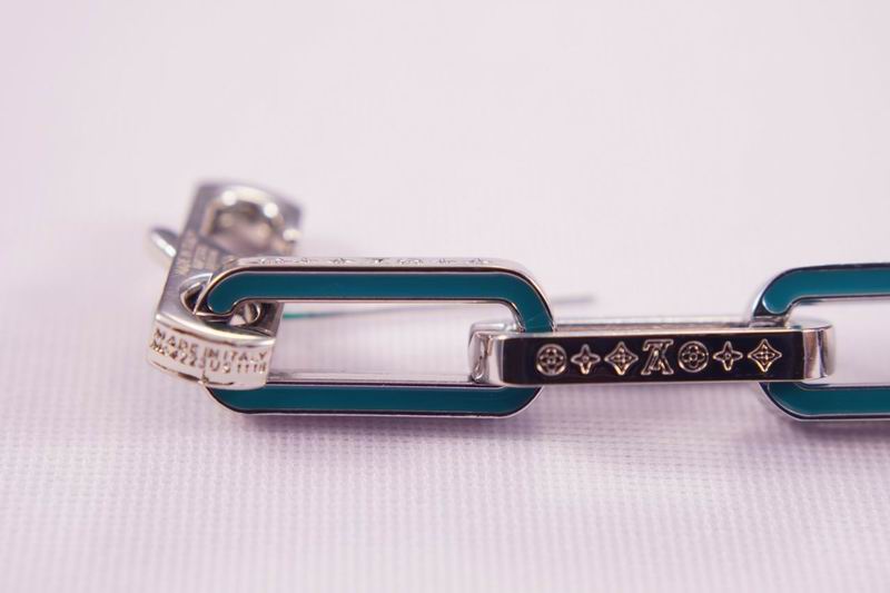 LV Suits 03lyr15 (7)