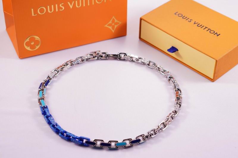 LV Suits 03lyr17 (2)