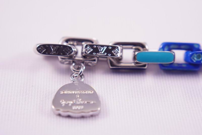 LV Suits 03lyr17 (8)