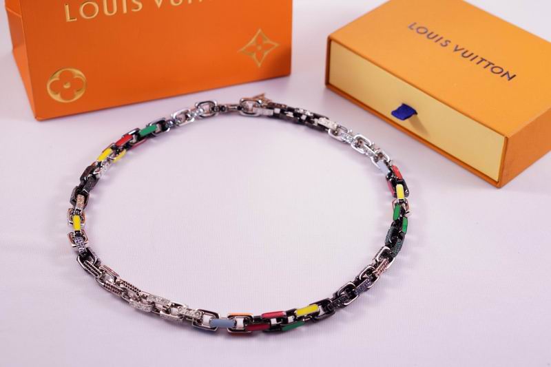 LV Suits 03lyr18 (2)