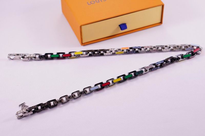 LV Suits 03lyr18 (4)