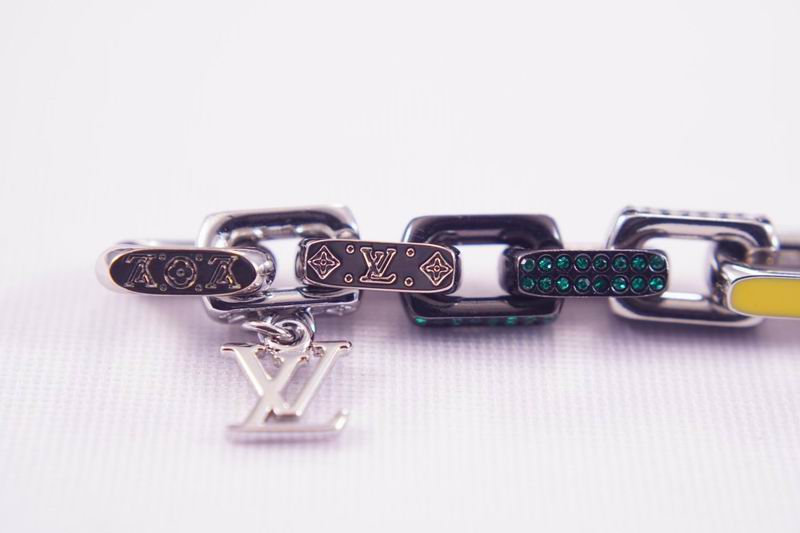 LV Suits 03lyr18 (8)