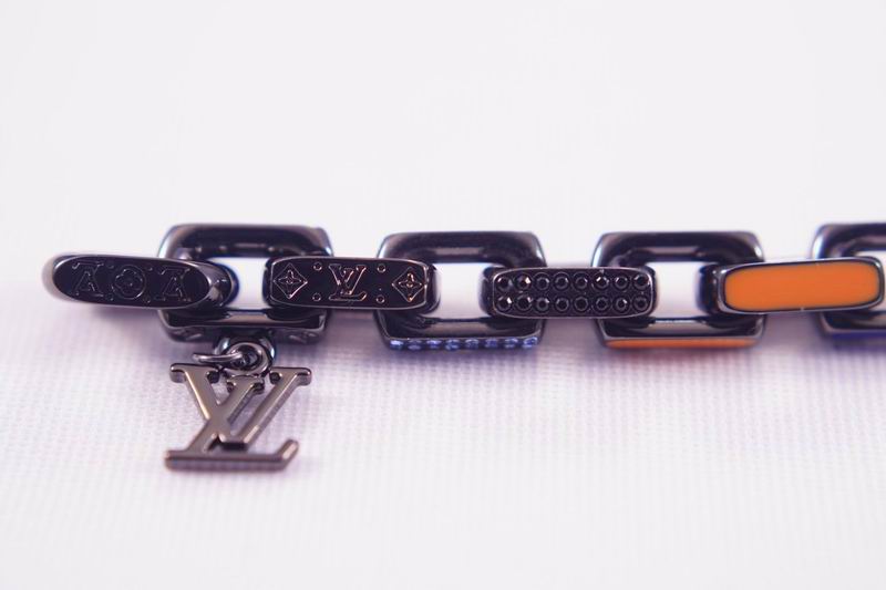 LV Suits 03lyr19 (10)