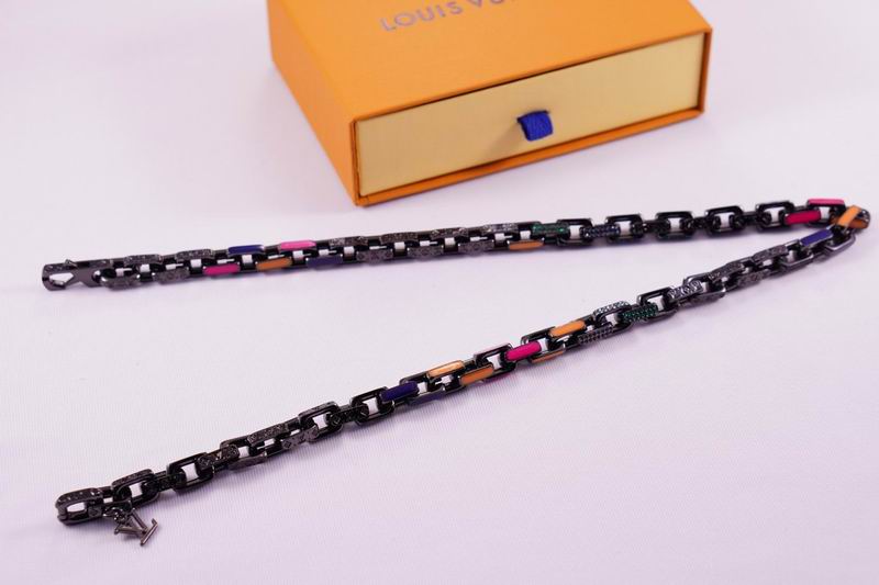 LV Suits 03lyr19 (8)